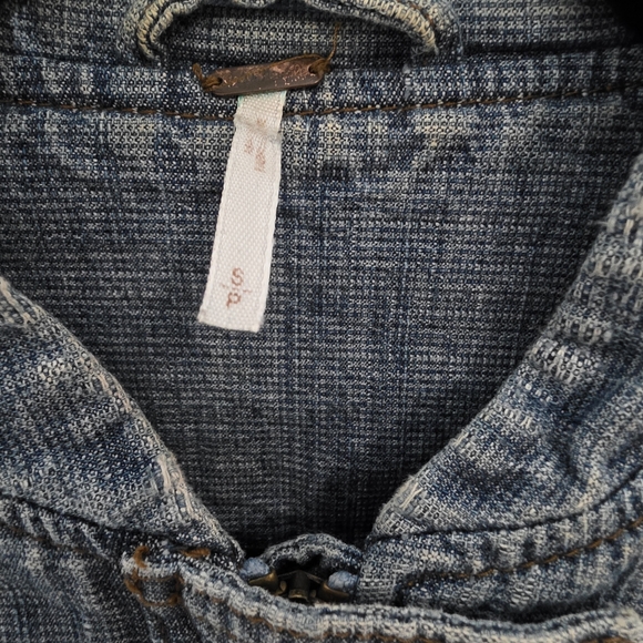 Free People Blue Cotton Denim‎ Distressed Jean Jacket Small - Picture 2 of 5